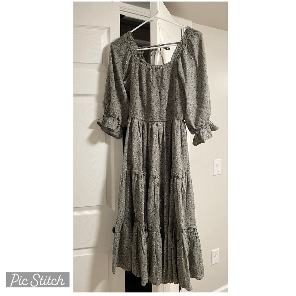 Ivy City Co Madeline Smocked Floral Midi Dress Medium